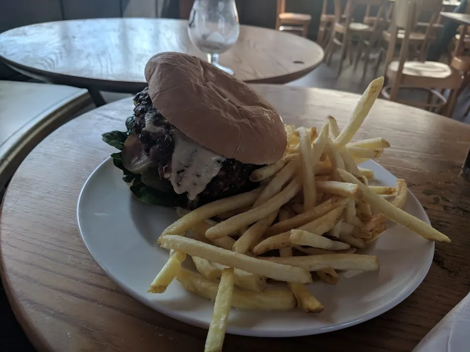 The Drapers' Bar — photo 4