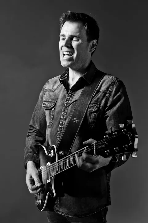 Toby solo promo pic