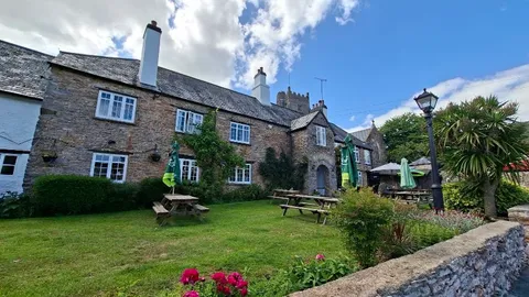 Court Farm Inn