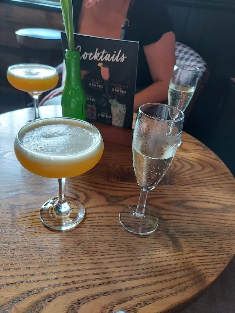 The Queens Head — photo 4