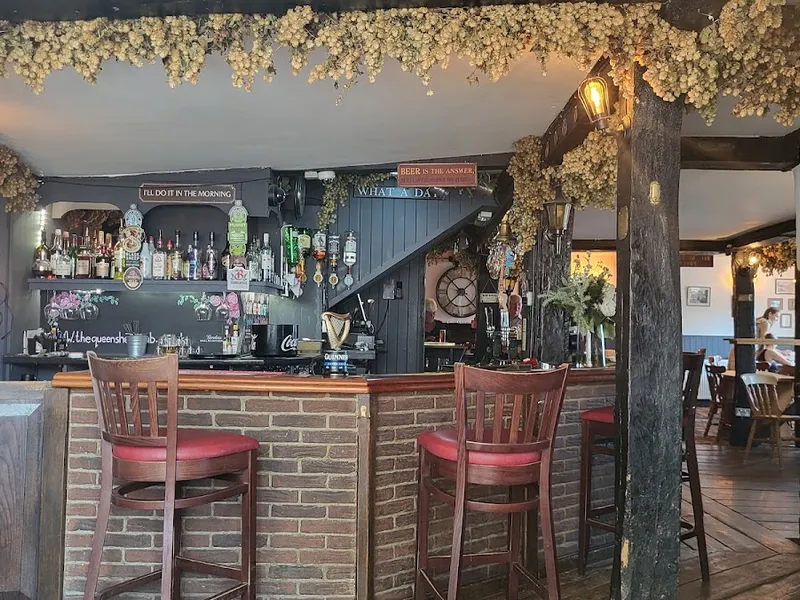 The Queen's Head photo